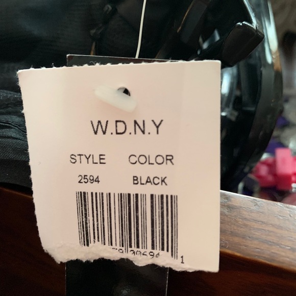 W.D.N.Y. Dressy skirt. Sz 4. NWT. Black - Picture 10 of 10